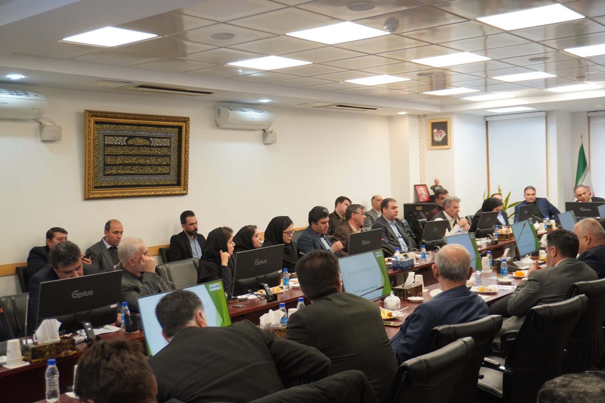 مدیرعامل زرین ذرت شاهرود در گردهمایی مدیران هلدینگ صنایع بهشهر، گزارش عملکرد یک‌ساله شرکت را ارائه کرد.